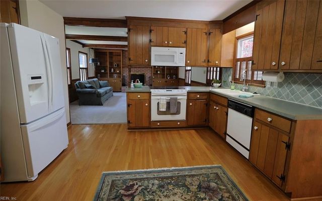 140 Albany DR, Hampton, VA 23666