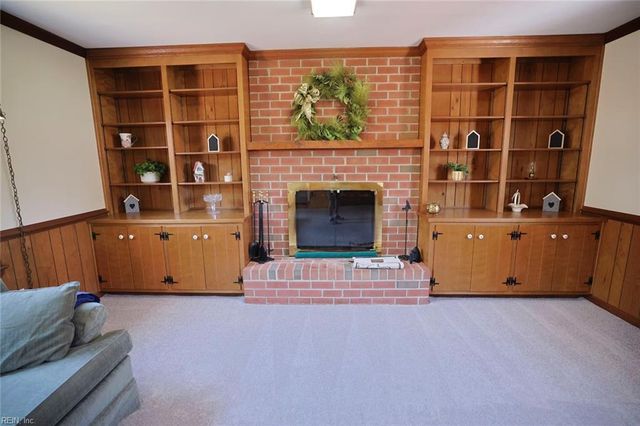 140 Albany DR, Hampton, VA 23666