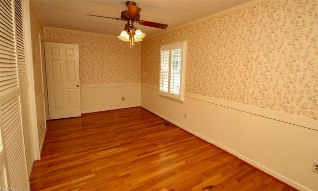 140 Albany DR, Hampton, VA 23666