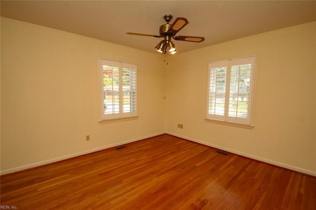 140 Albany DR, Hampton, VA 23666