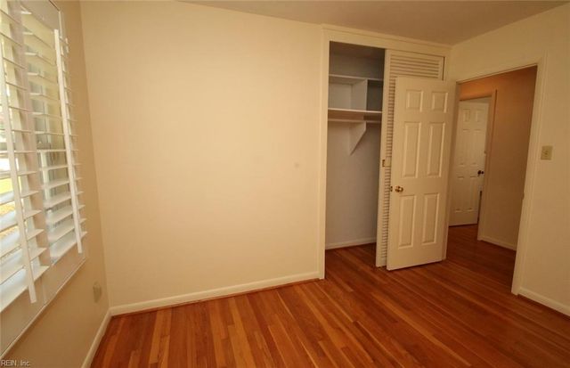 140 Albany DR, Hampton, VA 23666