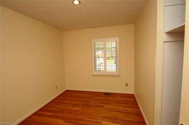 140 Albany DR, Hampton, VA 23666