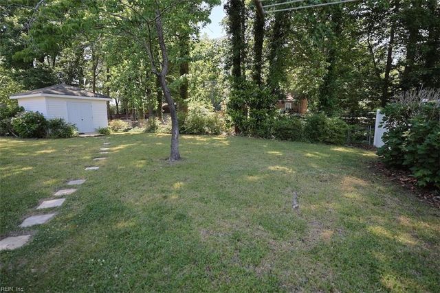 140 Albany DR, Hampton, VA 23666
