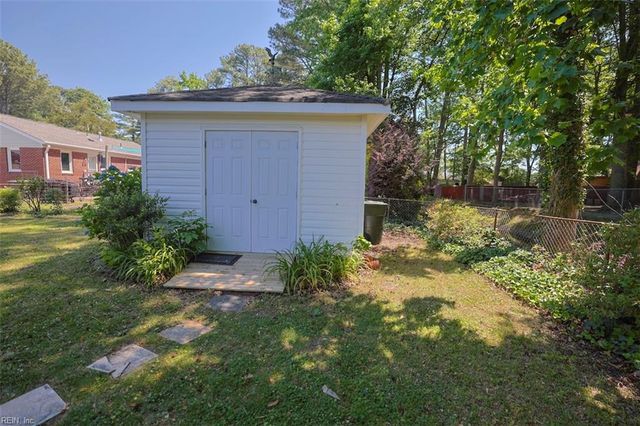 140 Albany DR, Hampton, VA 23666