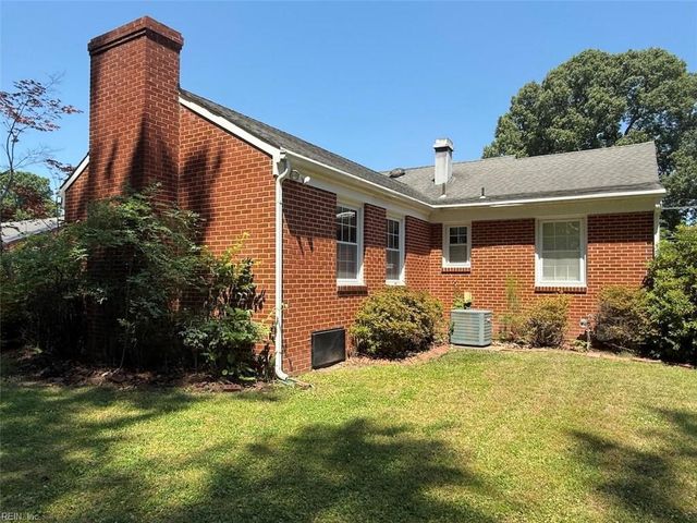 140 Albany DR, Hampton, VA 23666