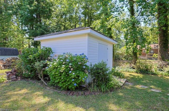 140 Albany DR, Hampton, VA 23666