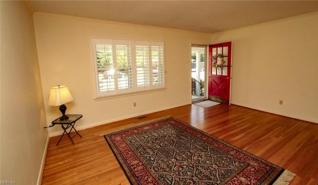 140 Albany DR, Hampton, VA 23666