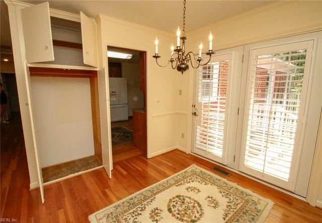 140 Albany DR, Hampton, VA 23666
