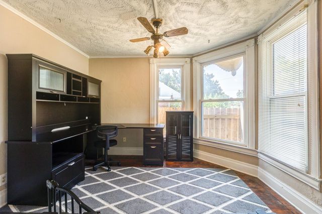 704 Smoky Hill Dr, Salina, KS 67401