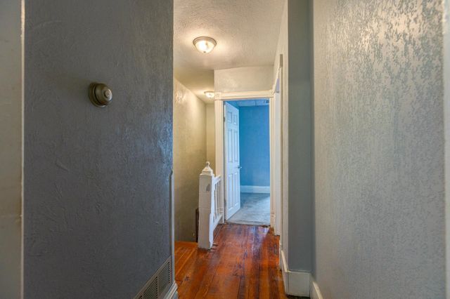 704 Smoky Hill Dr, Salina, KS 67401