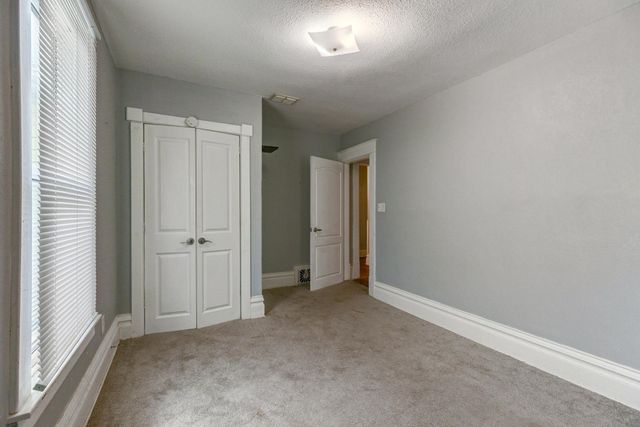 704 Smoky Hill Dr, Salina, KS 67401