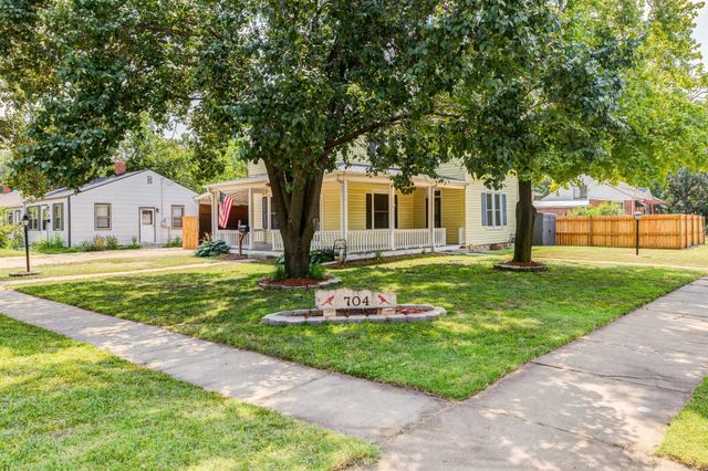 704 Smoky Hill Dr, Salina, KS 67401