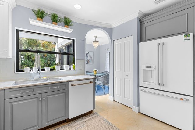 11397 POND VIEW Drive E202, Wellington, FL 33414