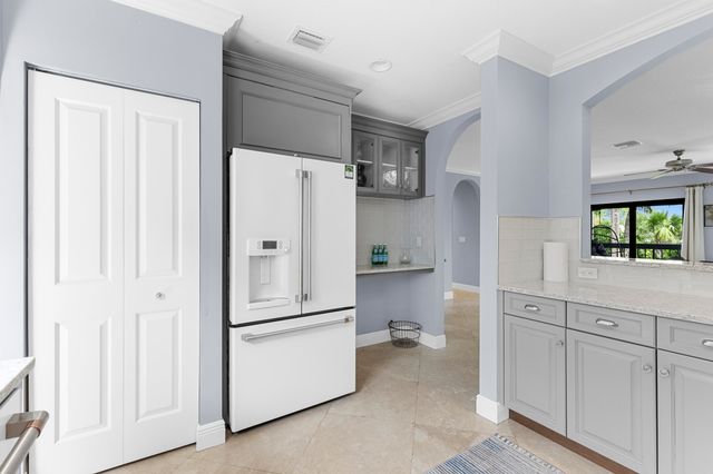 11397 POND VIEW Drive E202, Wellington, FL 33414