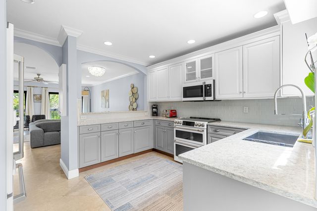 11397 POND VIEW Drive E202, Wellington, FL 33414