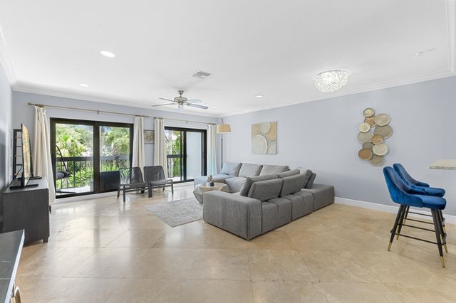 11397 POND VIEW Drive E202, Wellington, FL 33414