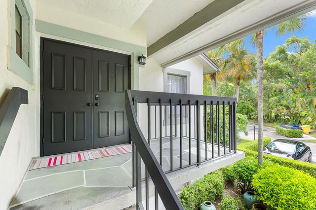 11397 POND VIEW Drive E202, Wellington, FL 33414