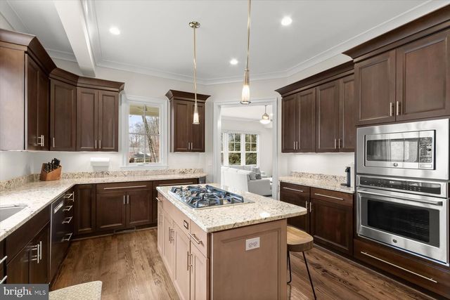 311-311B GROVE AVE, Falls Church, VA 22046