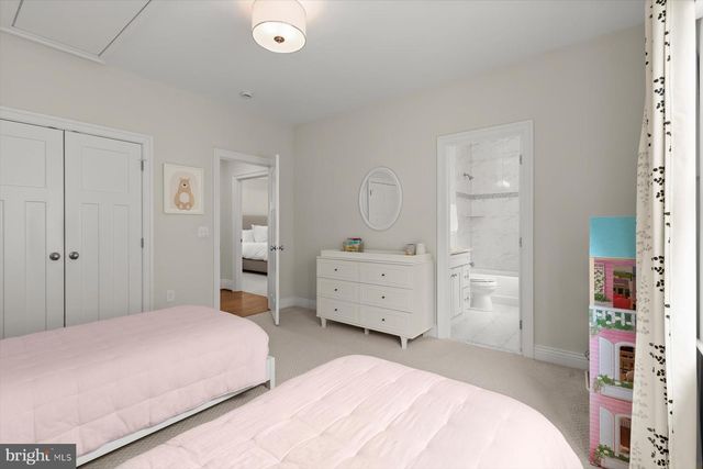 311-311B GROVE AVE, Falls Church, VA 22046