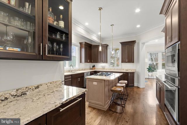 311-311B GROVE AVE, Falls Church, VA 22046