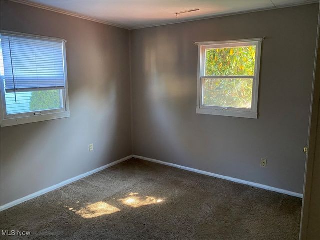 1060 Park Avenue NE, North Canton, OH 44720