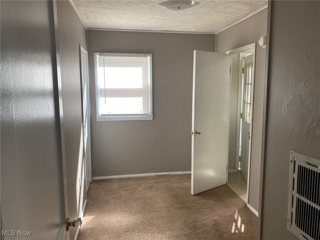 1060 Park Avenue NE, North Canton, OH 44720