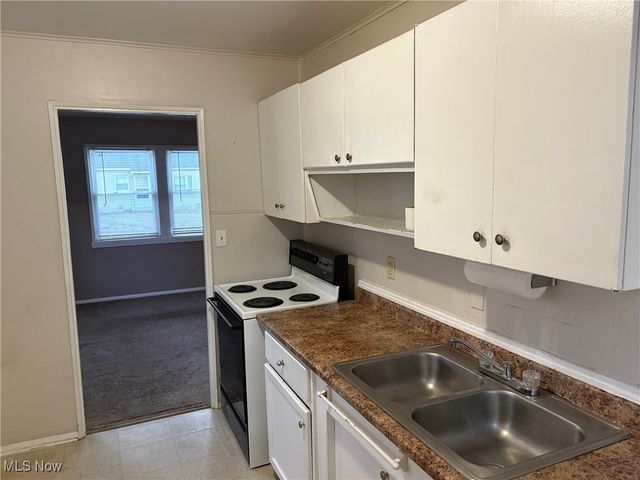 1060 Park Avenue NE, North Canton, OH 44720