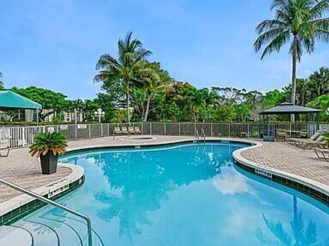 955 Egret Circle 211, Delray Beach, FL 33444