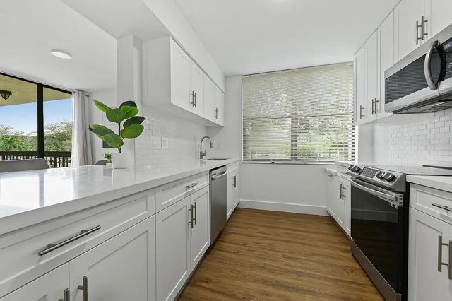 955 Egret Circle 211, Delray Beach, FL 33444