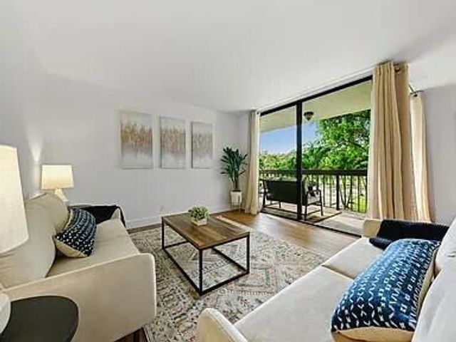 955 Egret Circle 211, Delray Beach, FL 33444