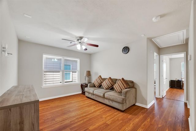 9106 Fuqua Breeze Drive, Houston, TX 77075