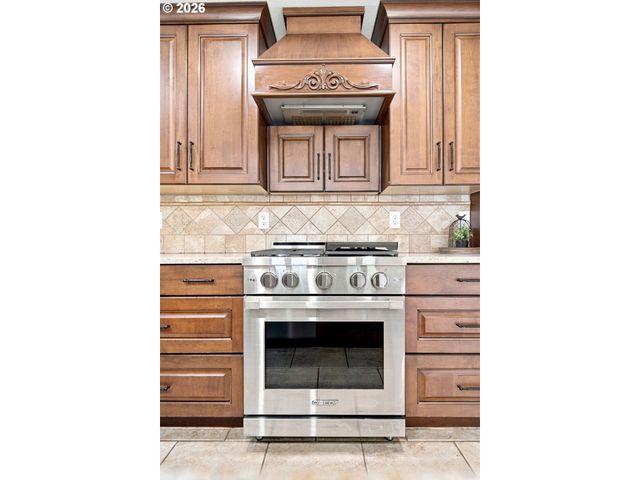 4830 Nw NESKOWIN Ave, Portland, OR 97229