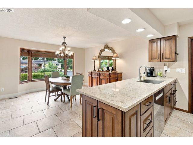 4830 Nw NESKOWIN Ave, Portland, OR 97229