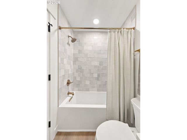 4830 Nw NESKOWIN Ave, Portland, OR 97229