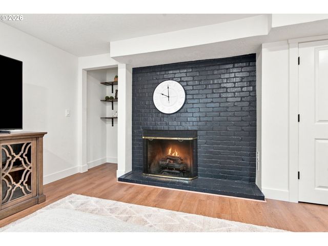 4830 Nw NESKOWIN Ave, Portland, OR 97229