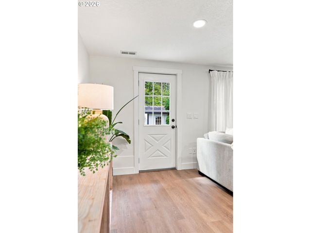 4830 Nw NESKOWIN Ave, Portland, OR 97229