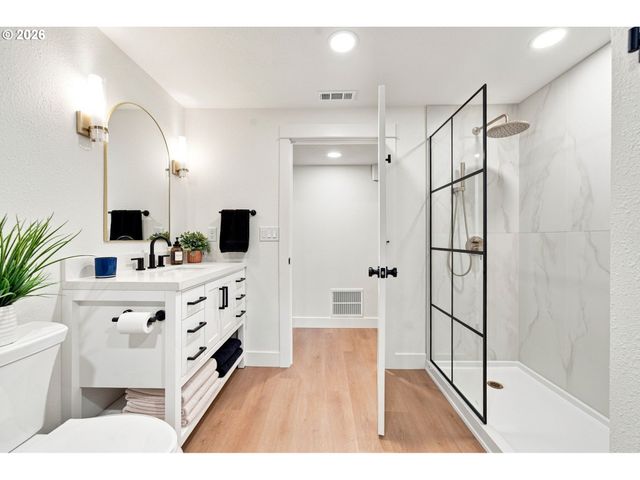 4830 Nw NESKOWIN Ave, Portland, OR 97229