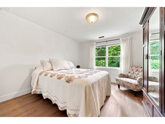 4830 Nw NESKOWIN Ave, Portland, OR 97229