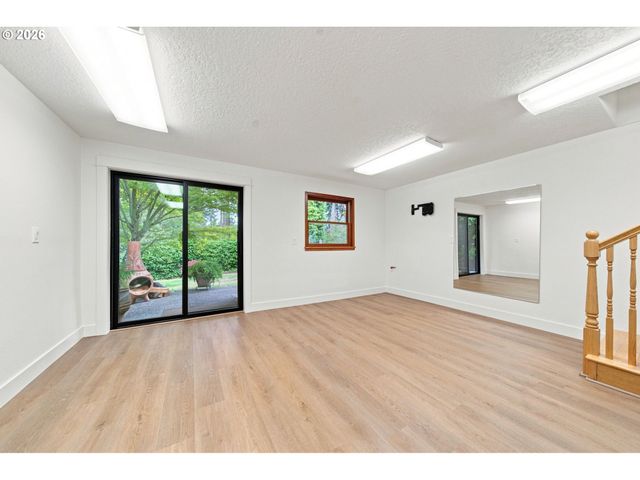 4830 Nw NESKOWIN Ave, Portland, OR 97229