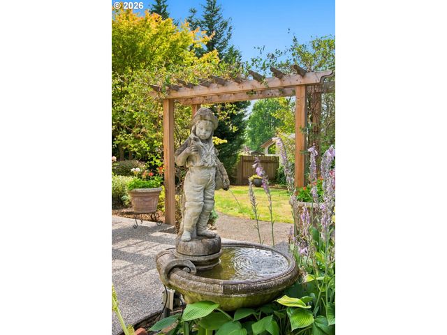 4830 Nw NESKOWIN Ave, Portland, OR 97229