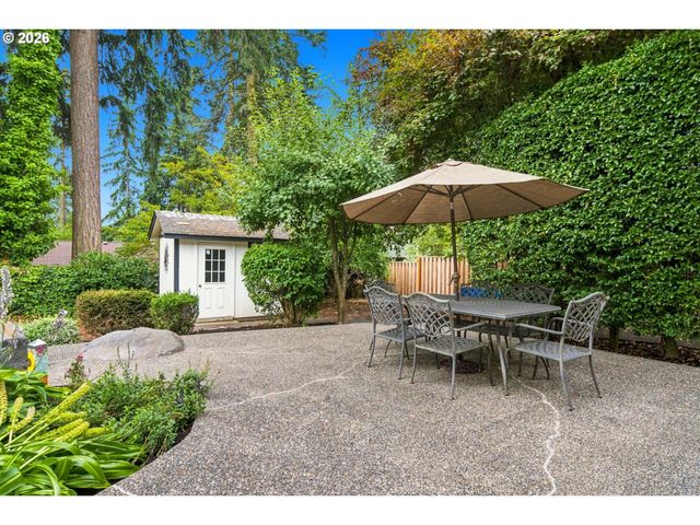 4830 Nw NESKOWIN Ave, Portland, OR 97229