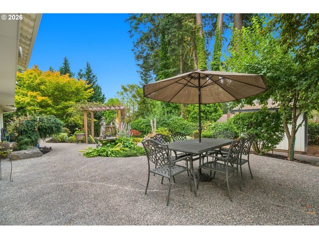 4830 Nw NESKOWIN Ave, Portland, OR 97229