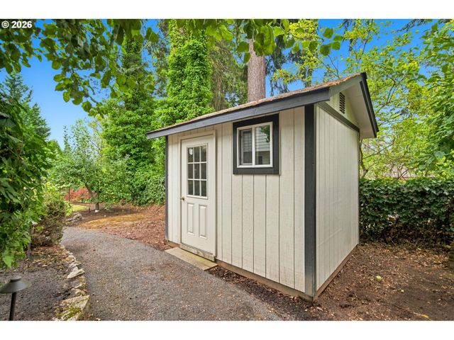 4830 Nw NESKOWIN Ave, Portland, OR 97229