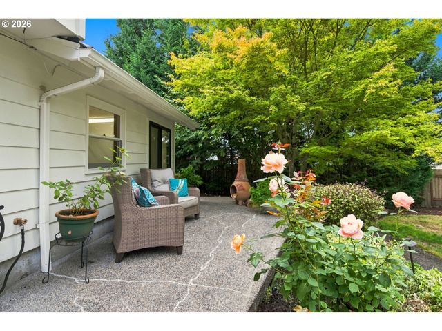 4830 Nw NESKOWIN Ave, Portland, OR 97229