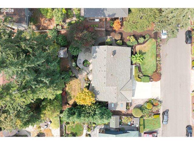 4830 Nw NESKOWIN Ave, Portland, OR 97229