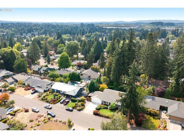 4830 Nw NESKOWIN Ave, Portland, OR 97229