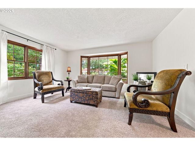 4830 Nw NESKOWIN Ave, Portland, OR 97229