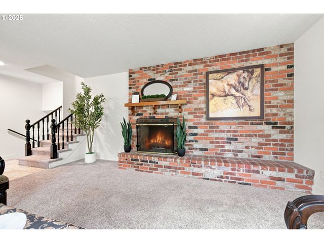 4830 Nw NESKOWIN Ave, Portland, OR 97229