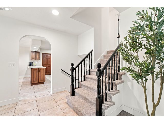 4830 Nw NESKOWIN Ave, Portland, OR 97229