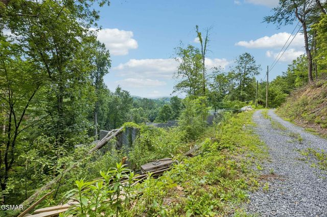 1738 Bassett Way, Sevierville, TN 37876